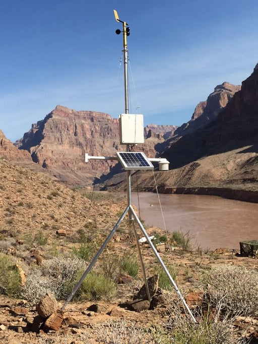 Weather Scientific The Dyacon Aviation Weather Station in action